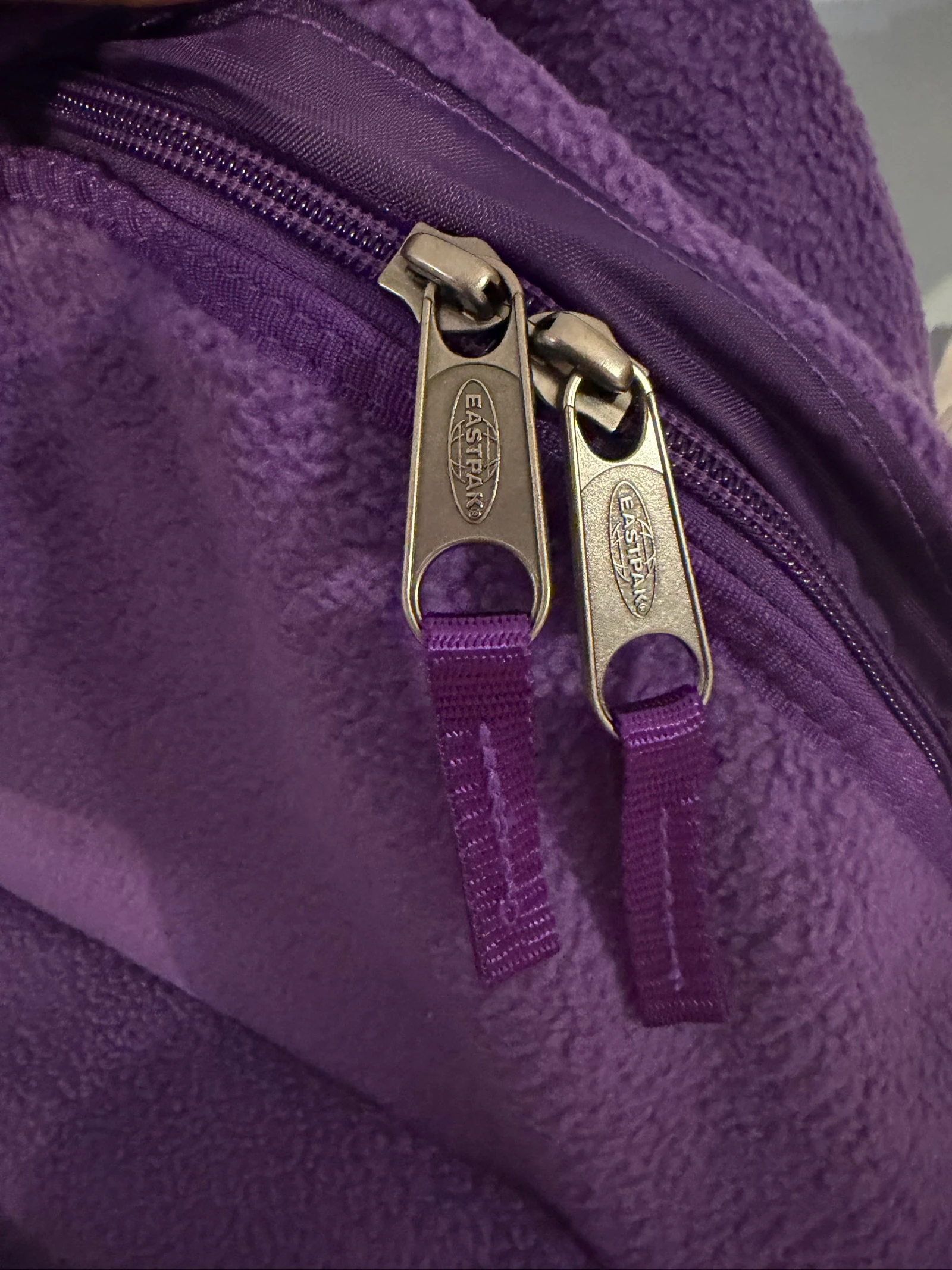 Mochila de forro polar Eastpak – photo 6